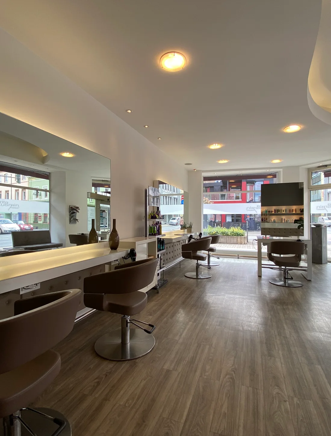 Blick in den Salon rita kusmin friseur in der Marktstraße in Neuwied