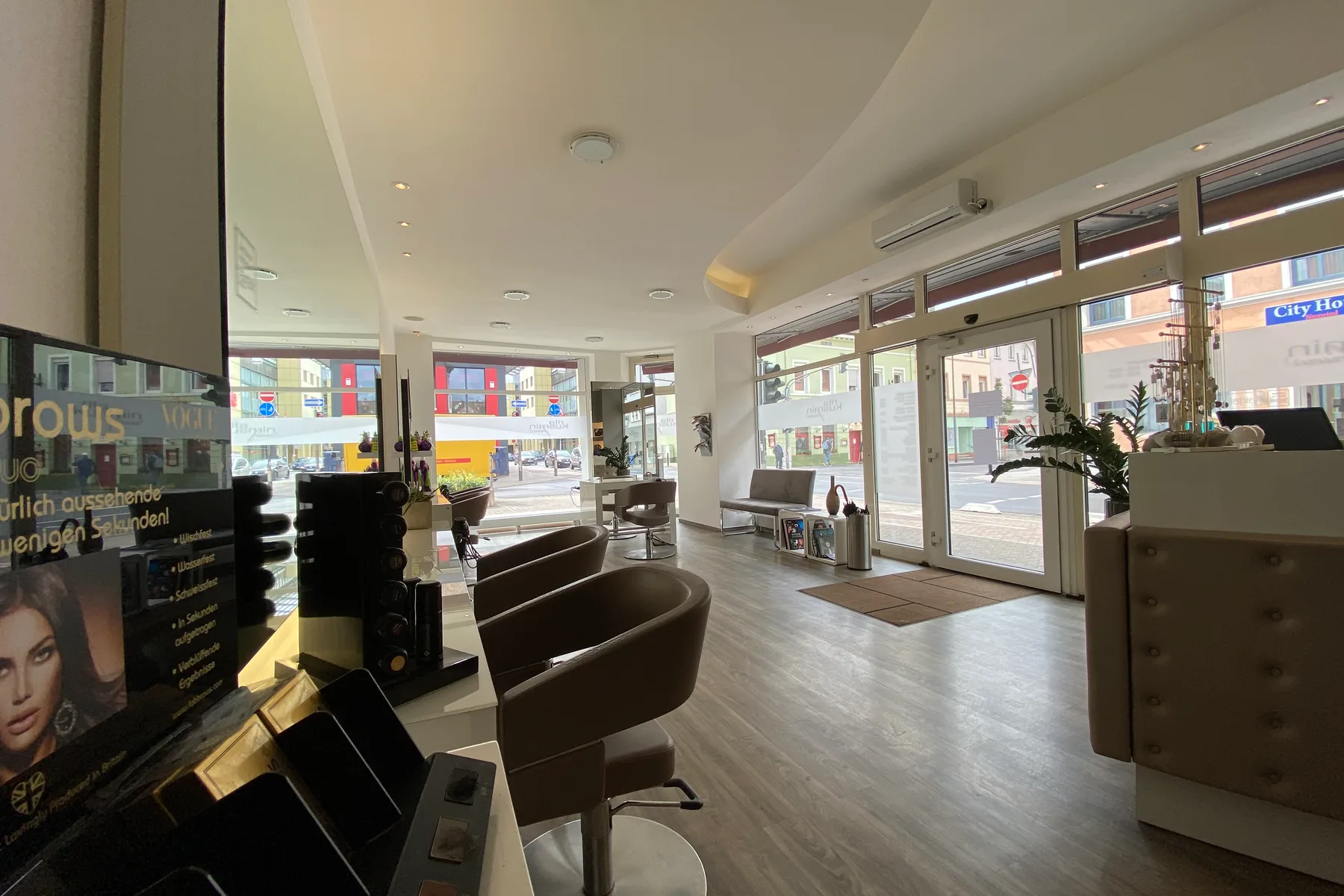 Eingangsbereich des Salons in der Marktstraße